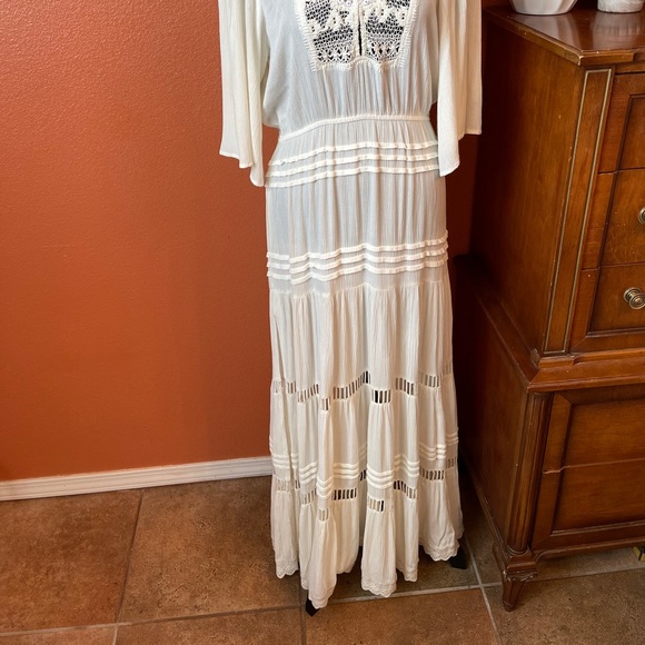 Cleobella Maxi Dress. Ivory. Size Large. - Picture 12 of 13